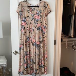 Sz: 8. Australian brand Auguste. Slip included.